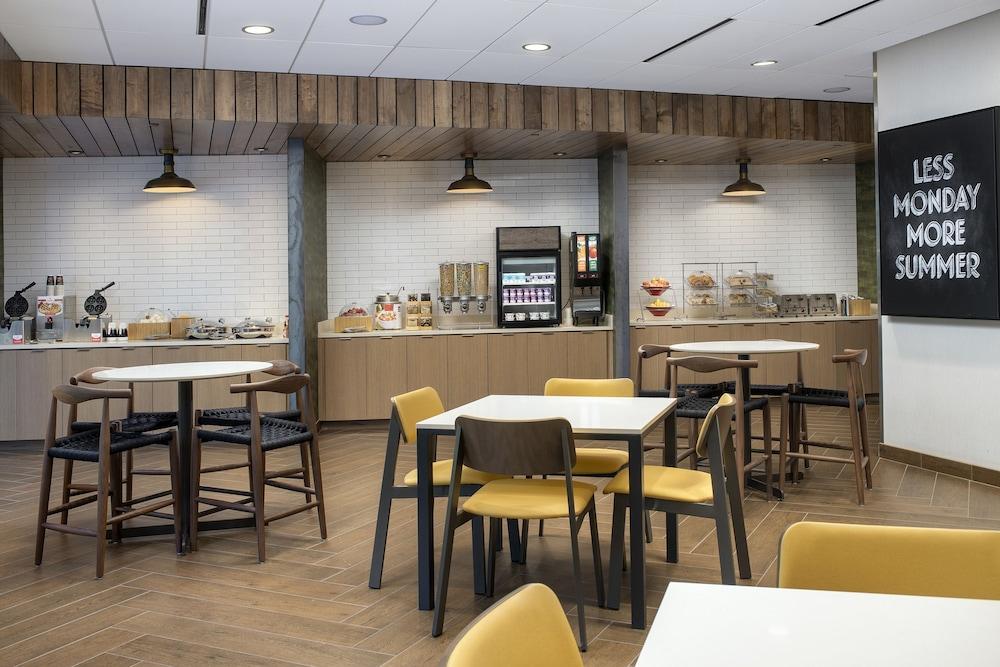 Hampton Inn Louisville East Hurstbourne Esterno foto