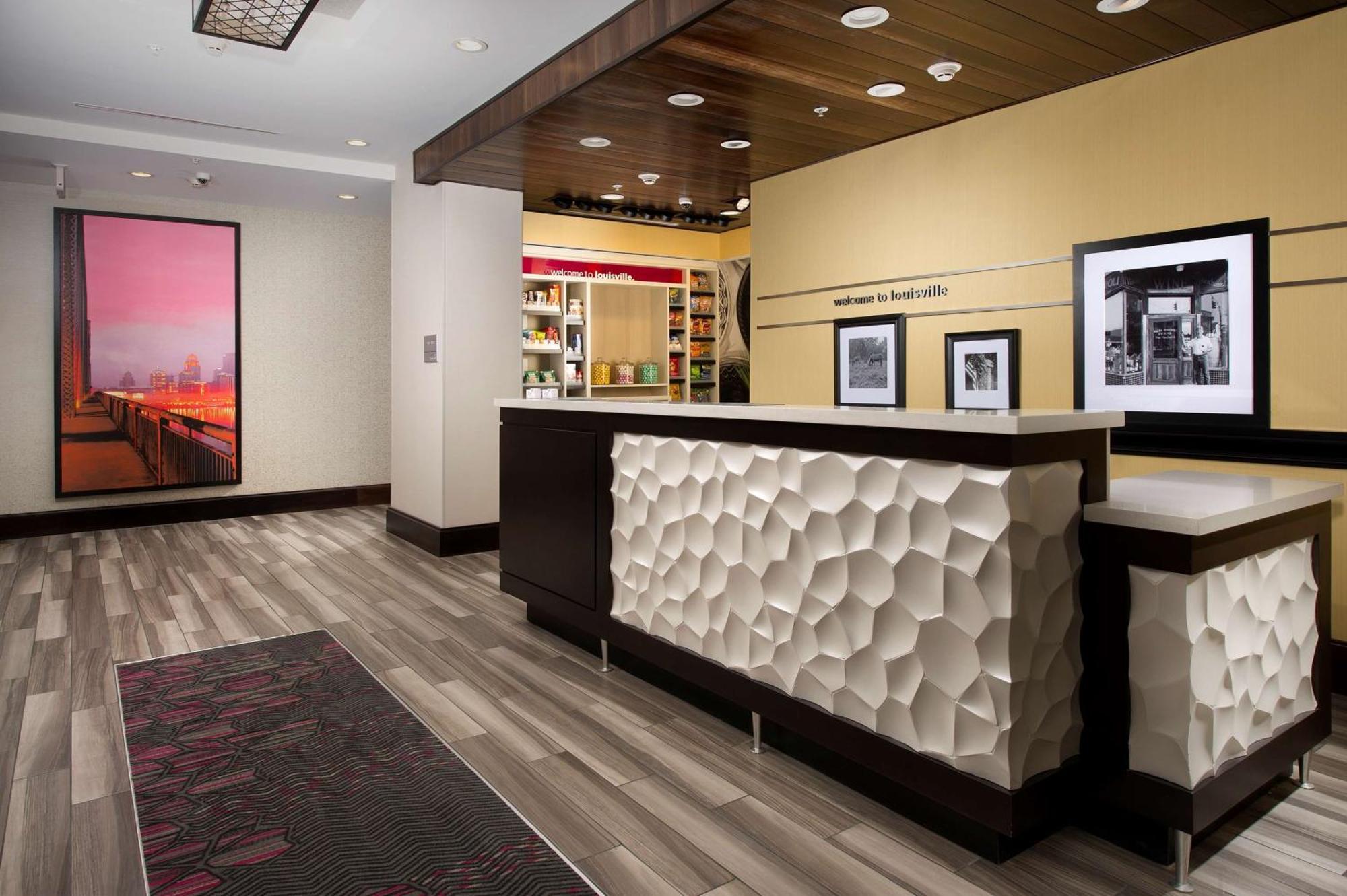Hampton Inn Louisville East Hurstbourne Esterno foto