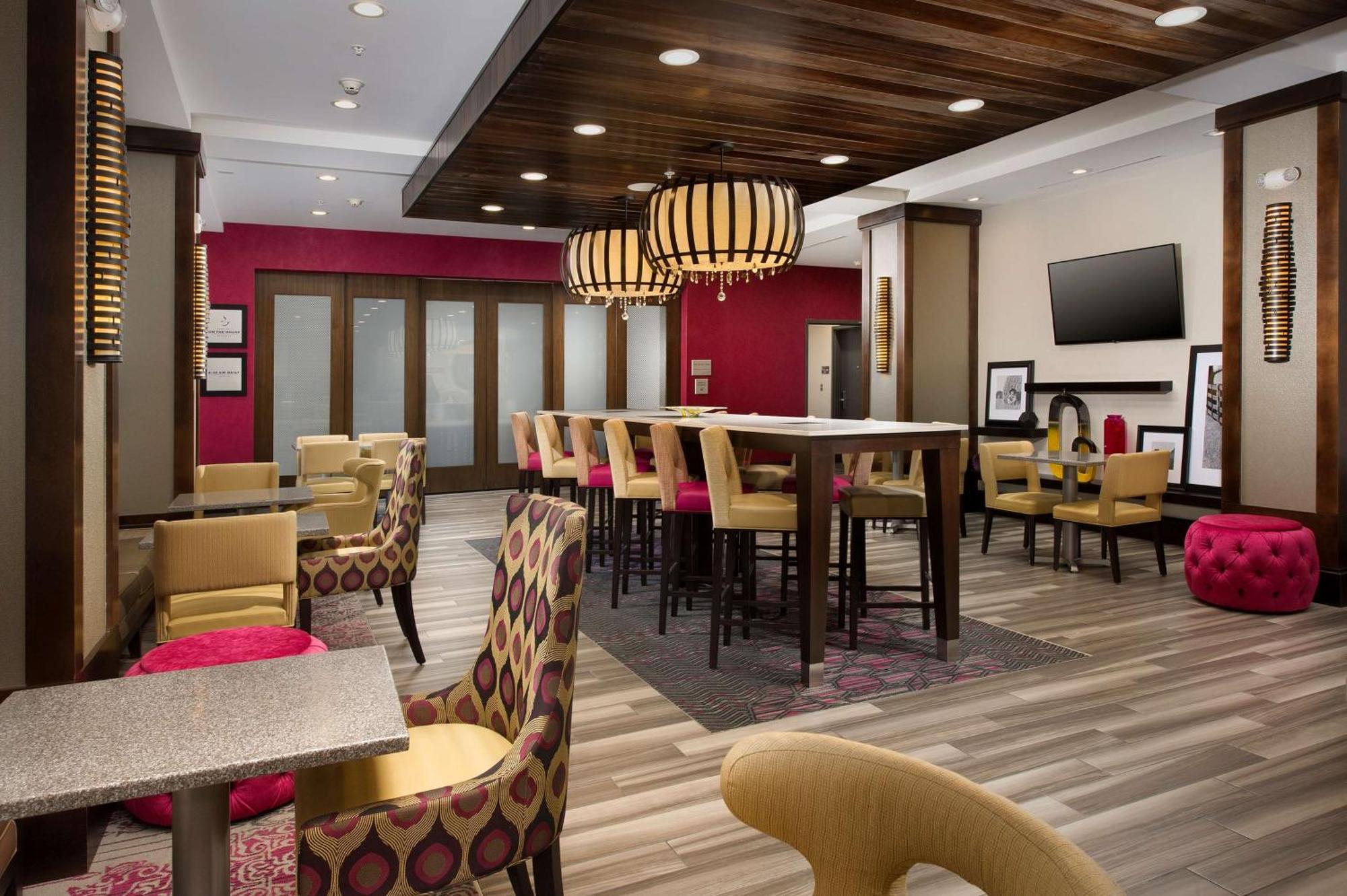 Hampton Inn Louisville East Hurstbourne Esterno foto